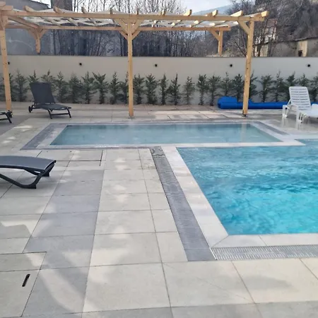 минерални и термални външен и вътрешен басейни Vimona Therma Campsite